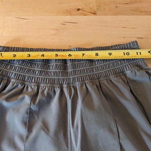 Lululemon - Wanderer Crop (size 2) - Picture 6 of 6